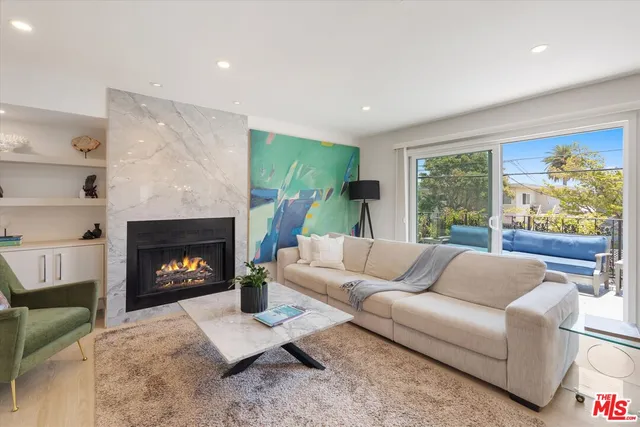 $1,399,000 | 737 Pier Avenue, Unit 1, Santa Monica, CA 90405