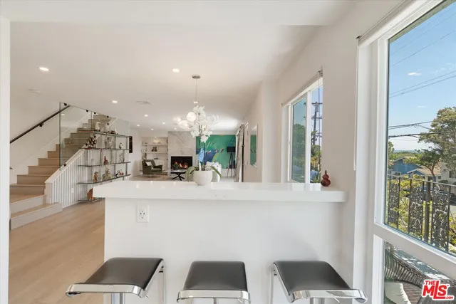 $1,399,000 | 737 Pier Avenue, Unit 1, Santa Monica, CA 90405