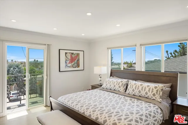$1,399,000 | 737 Pier Avenue, Unit 1, Santa Monica, CA 90405