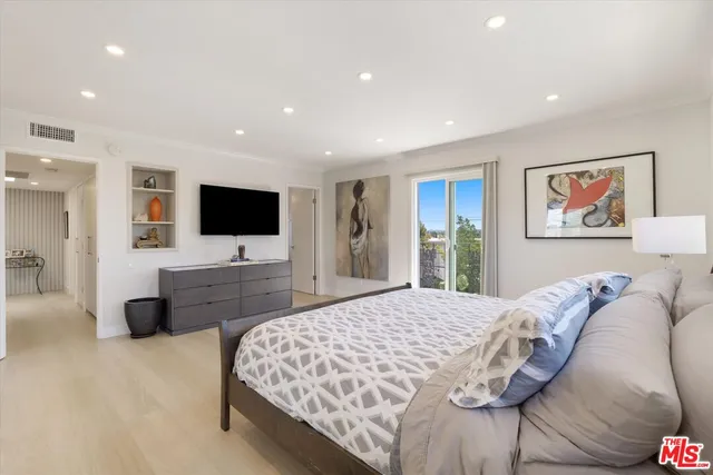 $1,399,000 | 737 Pier Avenue, Unit 1, Santa Monica, CA 90405