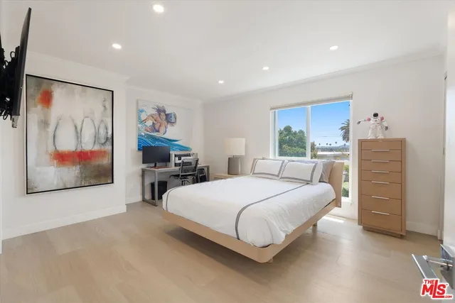 $1,399,000 | 737 Pier Avenue, Unit 1, Santa Monica, CA 90405