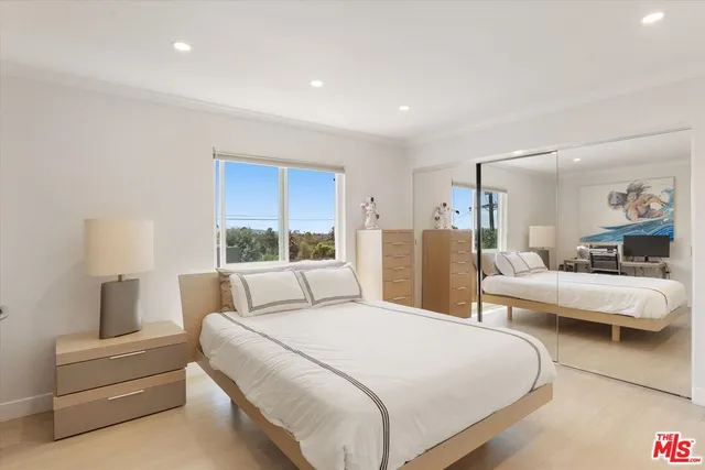 $1,399,000 | 737 Pier Avenue, Unit 1, Santa Monica, CA 90405