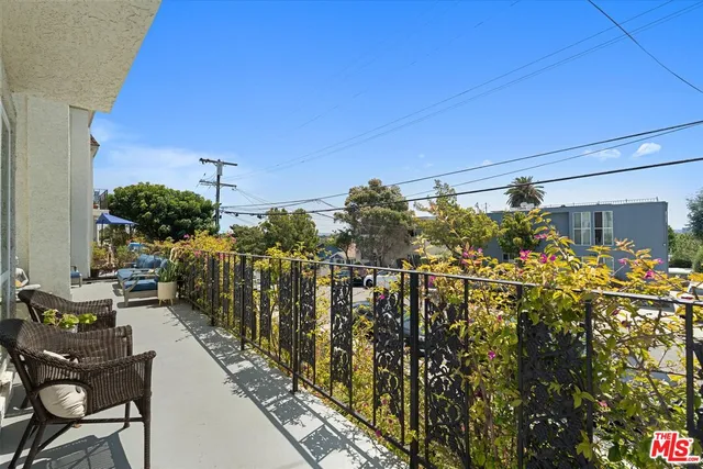 $1,399,000 | 737 Pier Avenue, Unit 1, Santa Monica, CA 90405