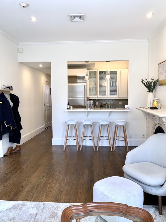 71 Rutland Street, Unit 2 Boston, MA 02118 - Photo 2 of 10 Gallery Image 2