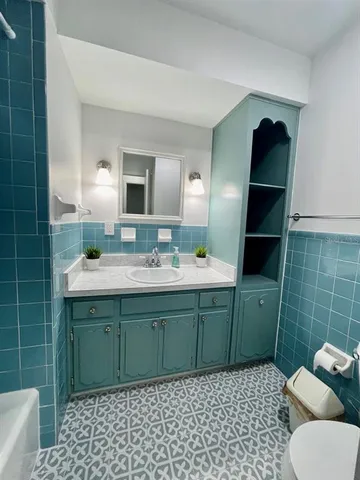 $2,495 | 1201 East Flora Street, Tampa, FL 33604