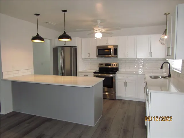 $2,495 | 1201 East Flora Street, Tampa, FL 33604