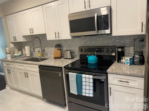 $270,000 | 3108 Heathstead Place, Charlotte, NC 28210