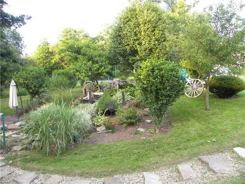 1123 Roosevelt Road Pittsburgh, PA 15237 - Photo 23 of 23 Yard/Garden.