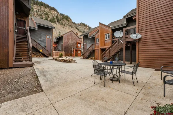 $299,000 | 166 Yankee Girl Court, Unit 201, Durango, CO 81301