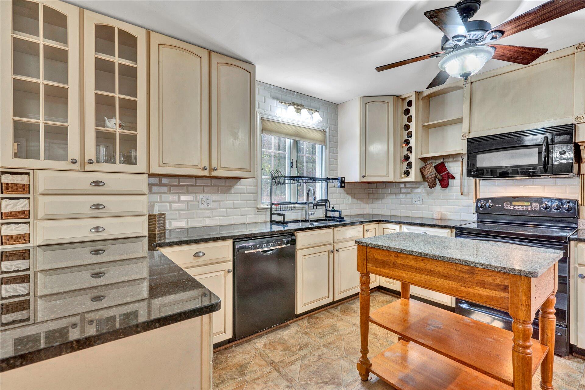 1130 Welch Road Southwest Roanoke, VA 24015 - Photo 13 of 42 14-DSC0449