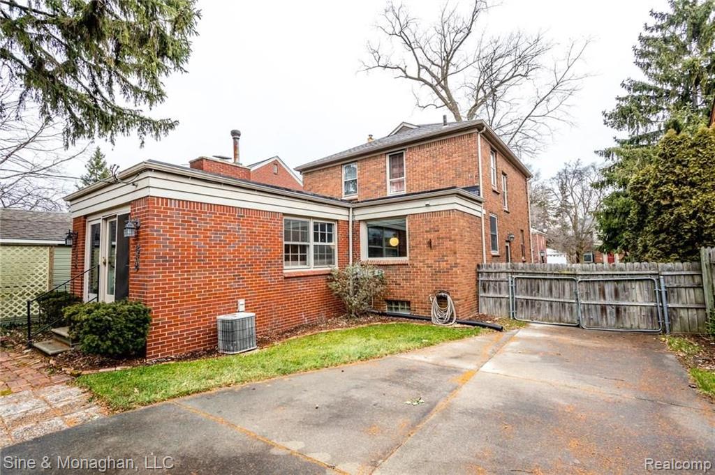 433 Maison Road Grosse Pointe Farms, MI 48236 - Photo 44 of 52