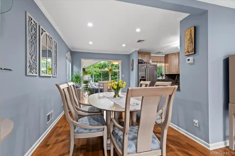 $975,000 | 10 Peter Road, Hicksville, NY 11801