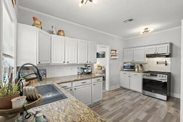 $2,000 | 2109 New Jersey Street, Baytown, TX 77520