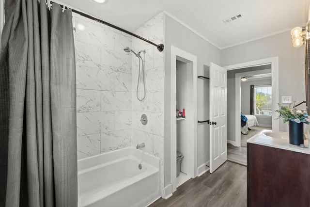 $2,000 | 2109 New Jersey Street, Baytown, TX 77520