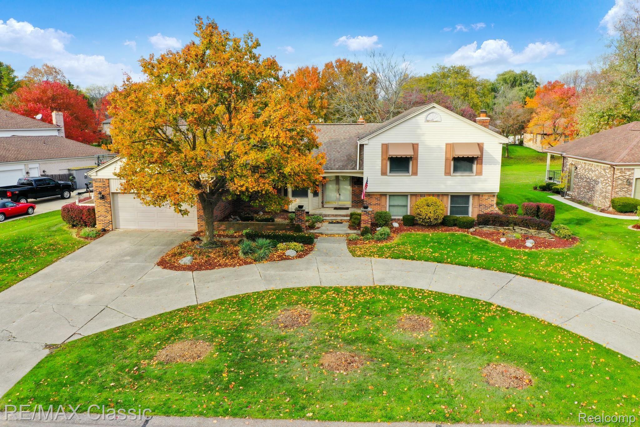 35152 Banbury Road Livonia, MI 48152 - Photo 6 of 33 DJI_0753.jpg