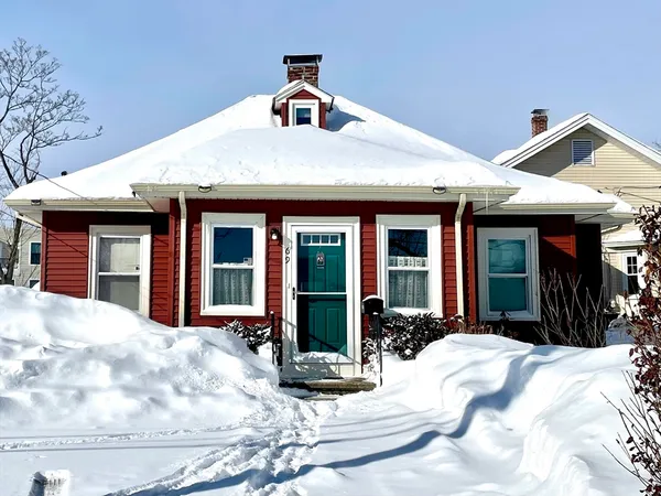 a view of a house with sink yard and furniture