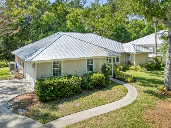 $410,000 | 435 61st Avenue, Vero Beach, FL 32968