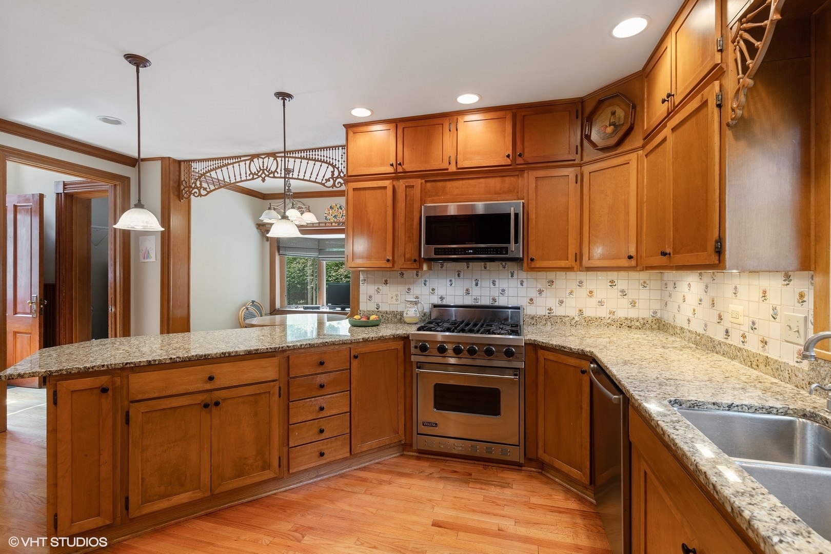 144 Scottswood Road Riverside, IL 60546 - Photo 26 of 44