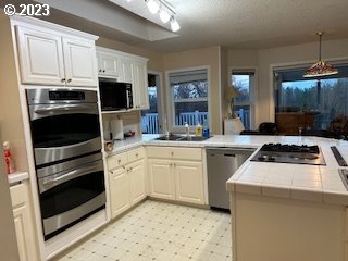 13440 Knaus Road Lake Oswego, OR 97034 - Photo 7 of 18 Kitchen