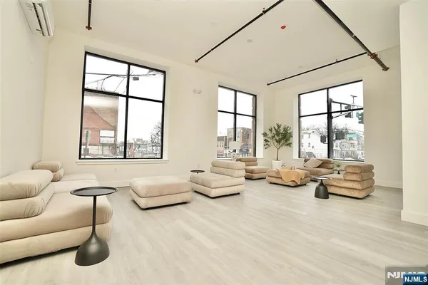 $1,675 | 536-540 Central Avenue, Unit 503, Newark, NJ 07107