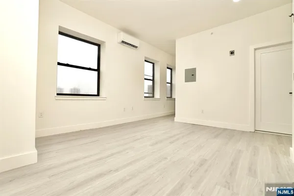 $1,675 | 536-540 Central Avenue, Unit 503, Newark, NJ 07107