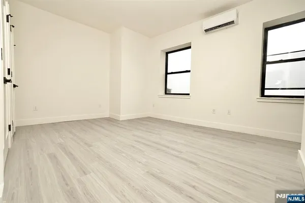 $1,675 | 536-540 Central Avenue, Unit 503, Newark, NJ 07107