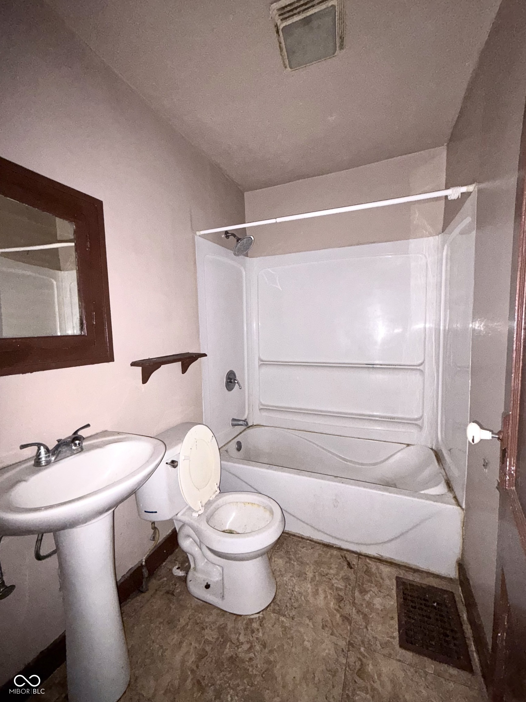 1121 East 30th Street Anderson, IN 46016 - Photo 13 of 20