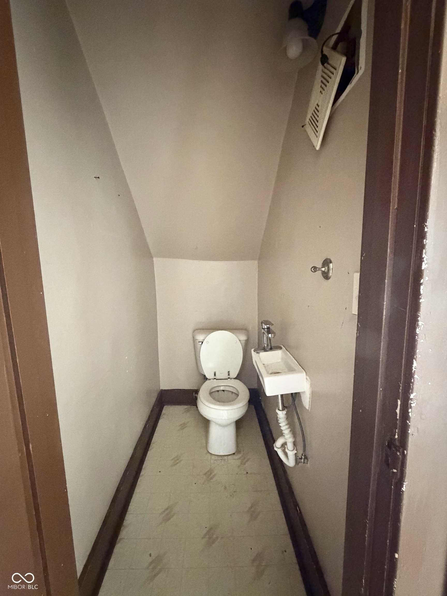 1121 East 30th Street Anderson, IN 46016 - Photo 19 of 20