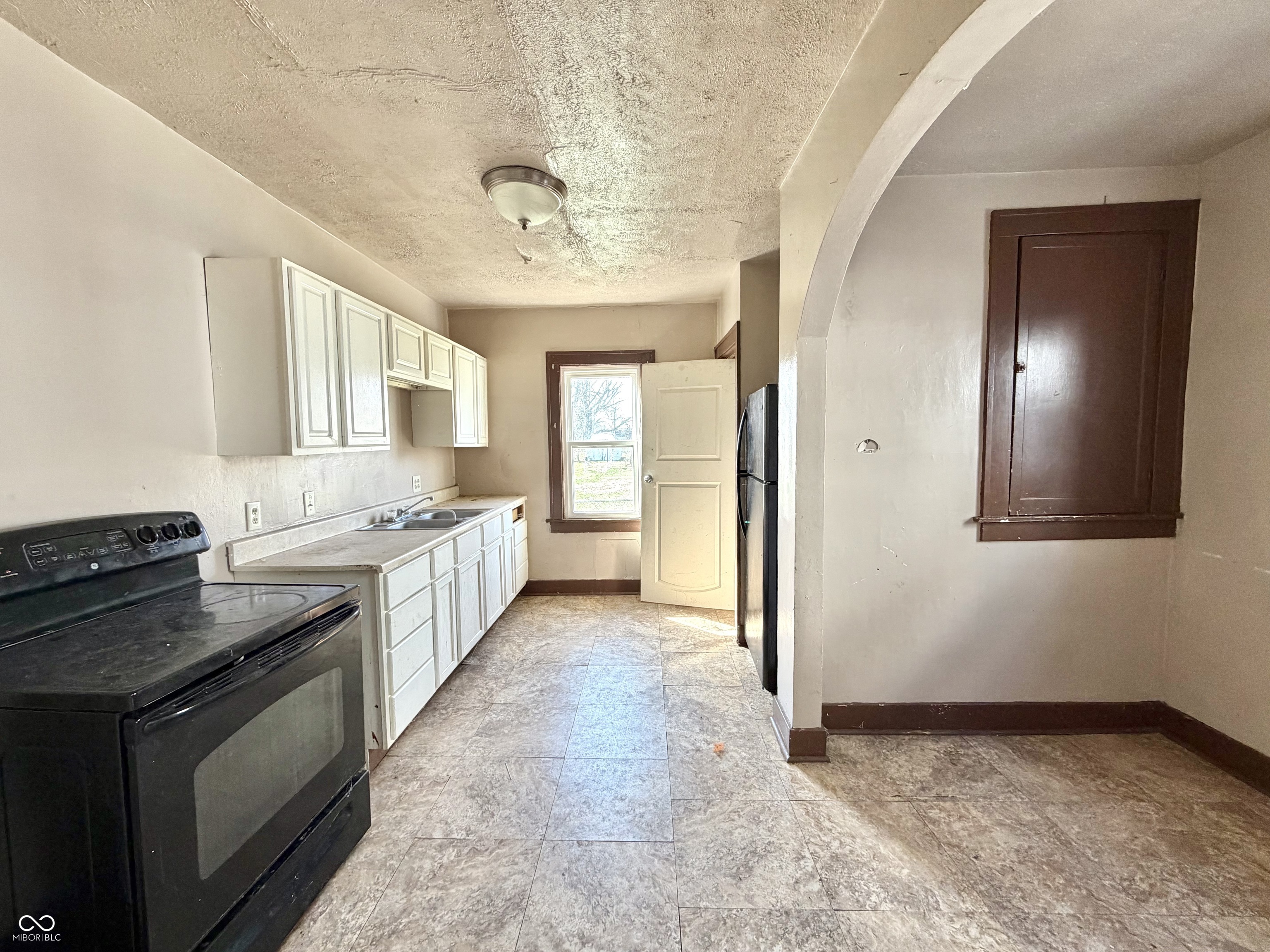 1121 East 30th Street Anderson, IN 46016 - Photo 7 of 20