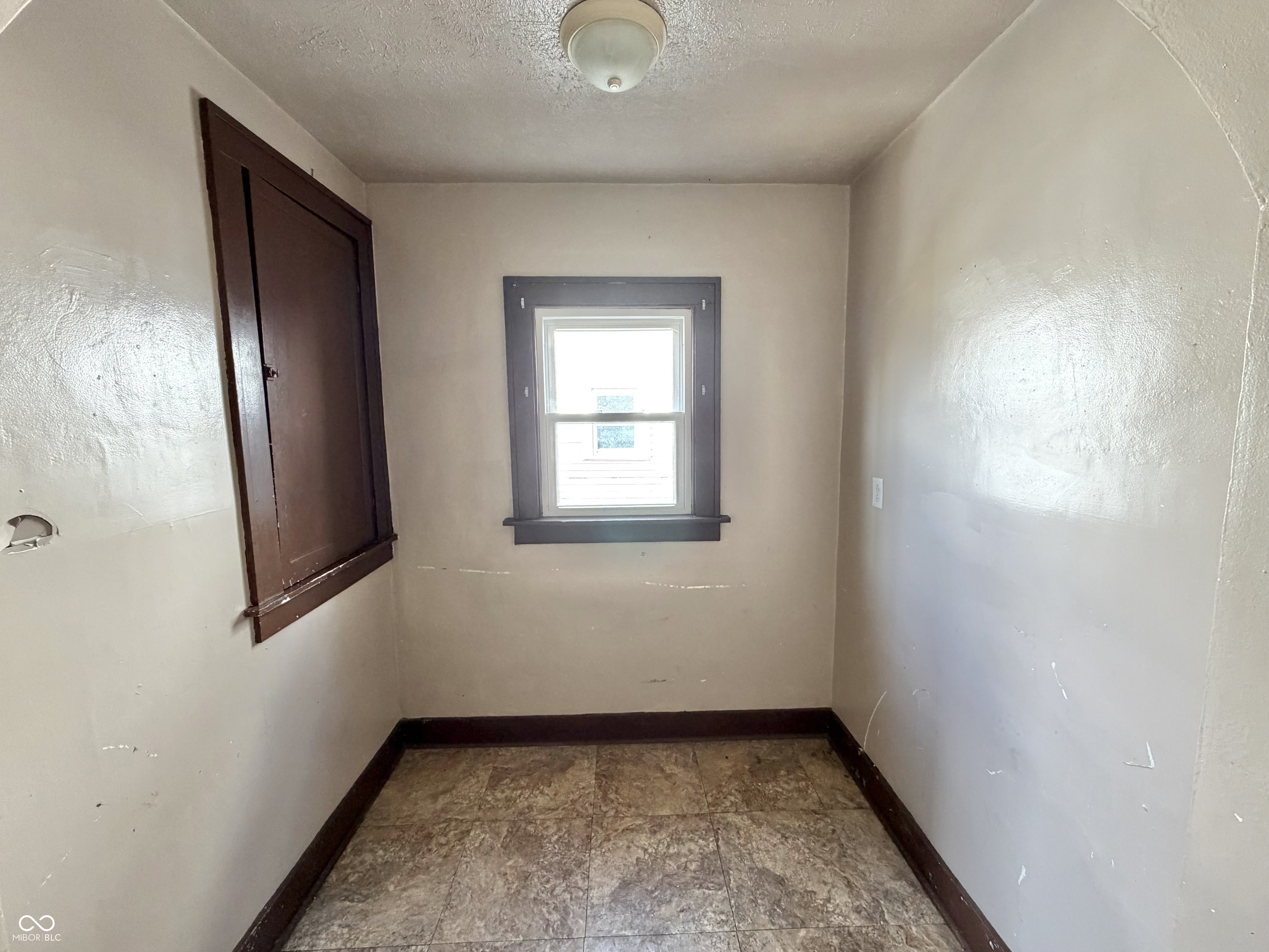 1121 East 30th Street Anderson, IN 46016 - Photo 8 of 20