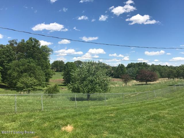 513 Ireland School Road Radcliff, KY 40160 - Photo 3 of 19 IMG_4888