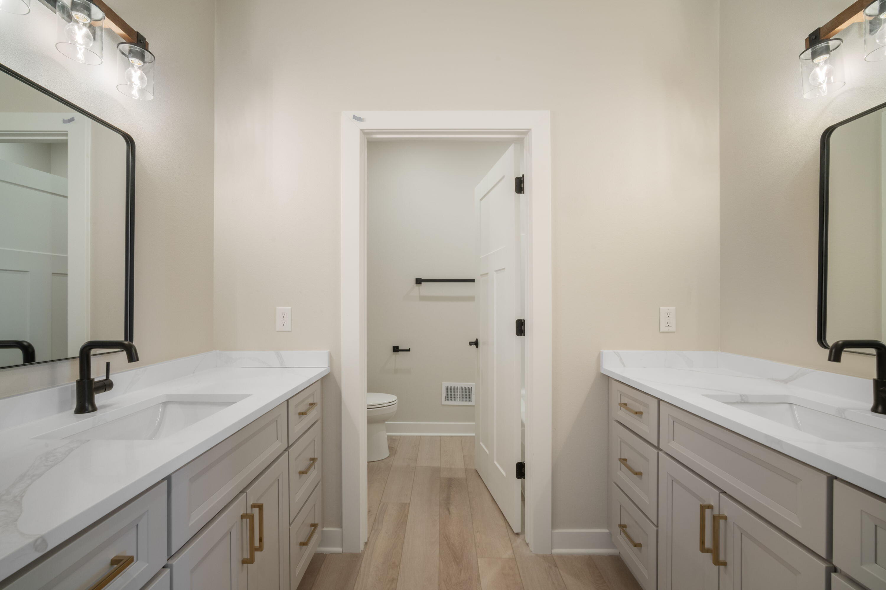 821 Tyler Way Richfield, WI 53017 - Photo 17 of 29 15_imgDSC09504