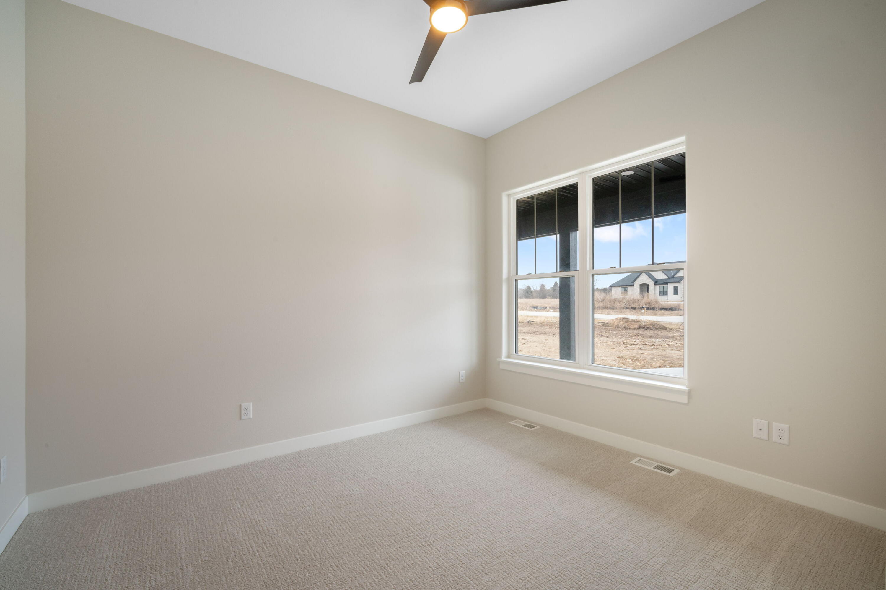 821 Tyler Way Richfield, WI 53017 - Photo 20 of 29 18_imgDSC09519