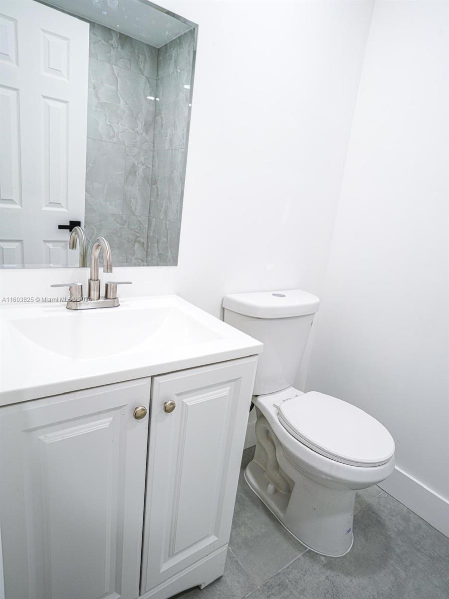 1658 West 10th Street Riviera Beach, FL 33404 - Photo 11 of 32 Gallery Image 11