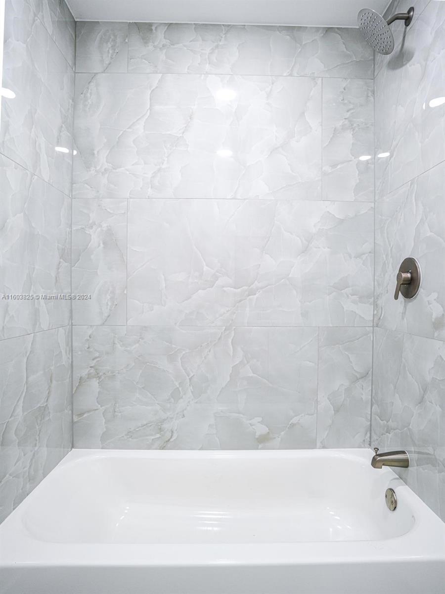 1658 West 10th Street Riviera Beach, FL 33404 - Photo 12 of 32 Gallery Image 12