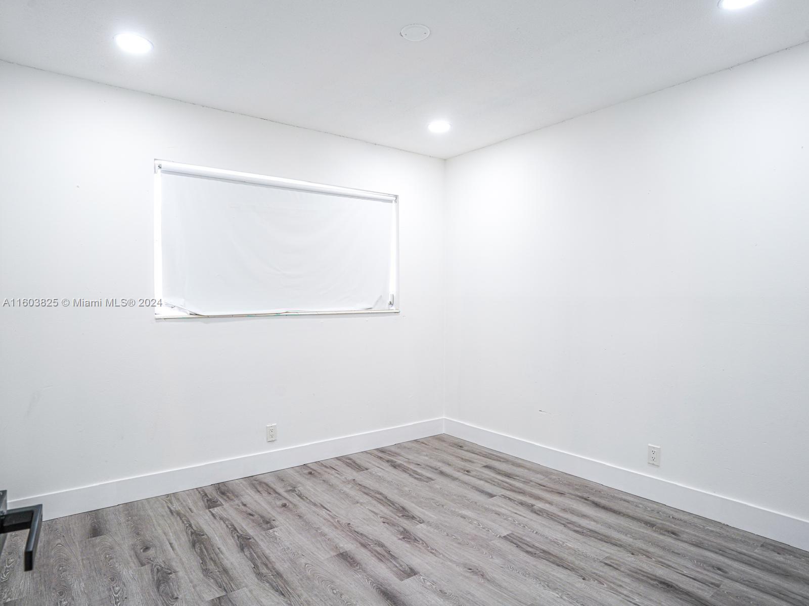1658 West 10th Street Riviera Beach, FL 33404 - Photo 13 of 32 Gallery Image 13