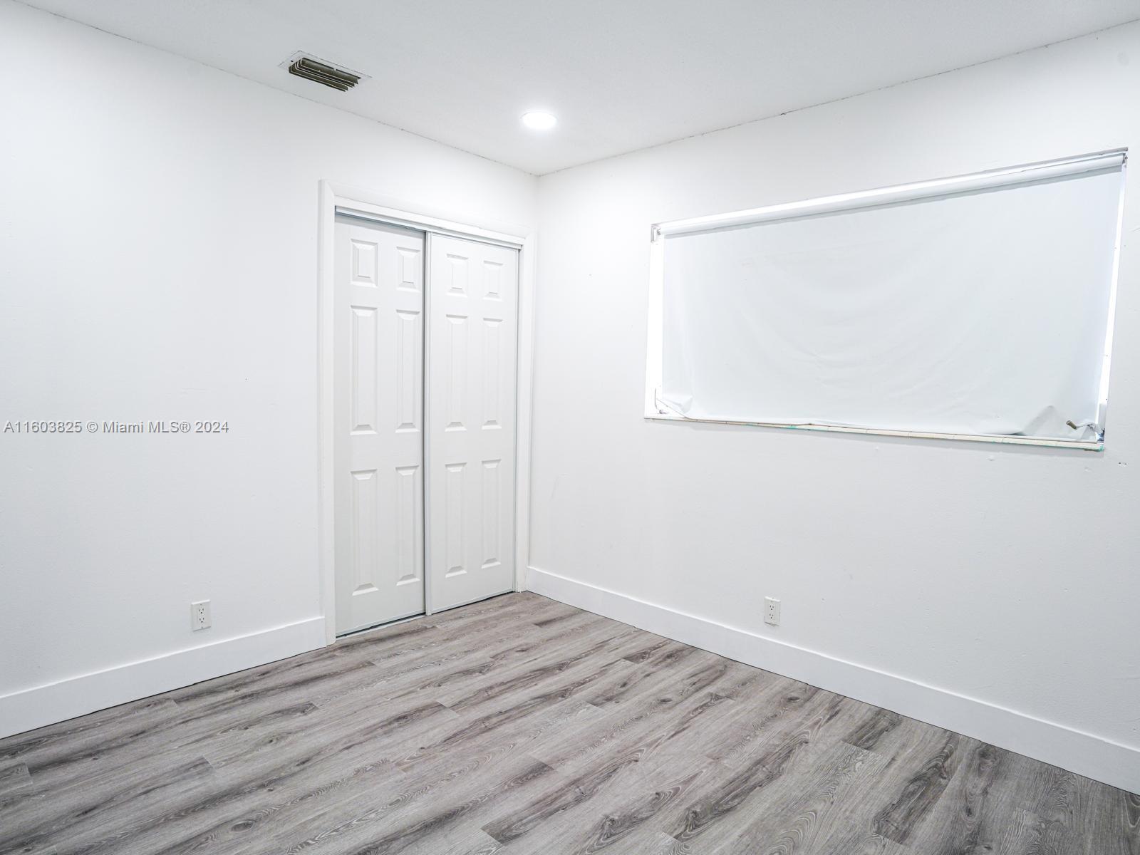 1658 West 10th Street Riviera Beach, FL 33404 - Photo 14 of 32 Gallery Image 14