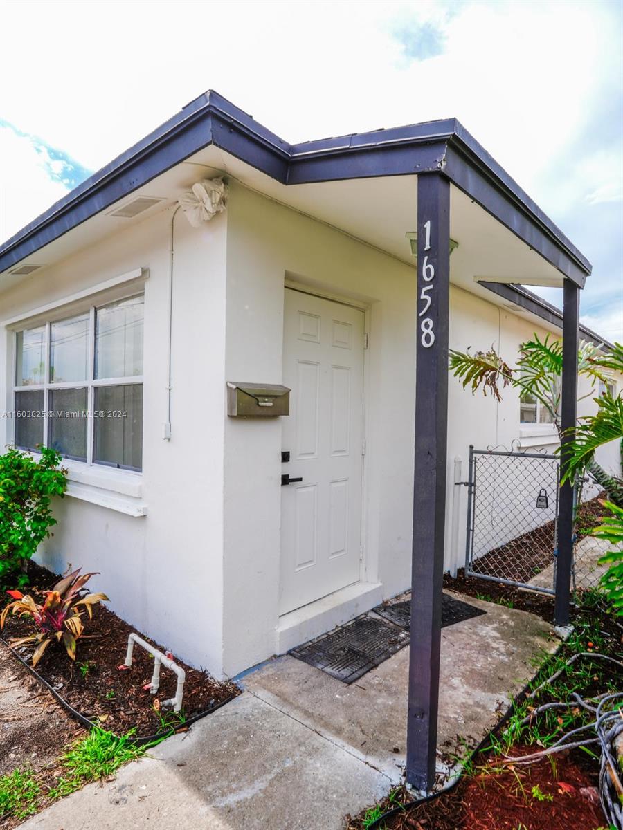1658 West 10th Street Riviera Beach, FL 33404 - Photo 24 of 32 Gallery Image 24