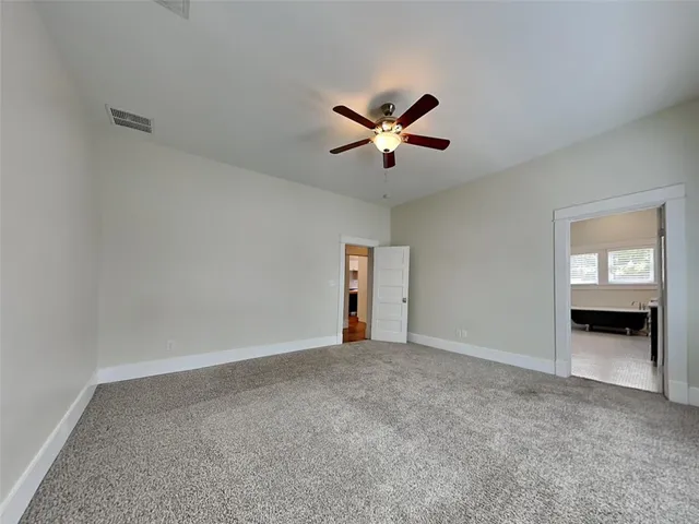 a view of empty room with window