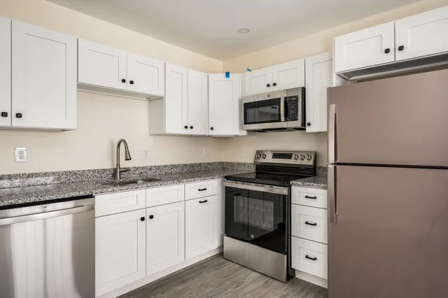 $419,900 | 725-727 Central Avenue, Unit 203, Dover, NH 03820