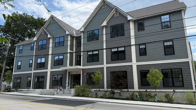 $419,900 | 725-727 Central Avenue, Unit 203, Dover, NH 03820