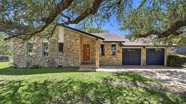 $585,000 | 305 Whitetail Drive, Manchaca, TX 78652