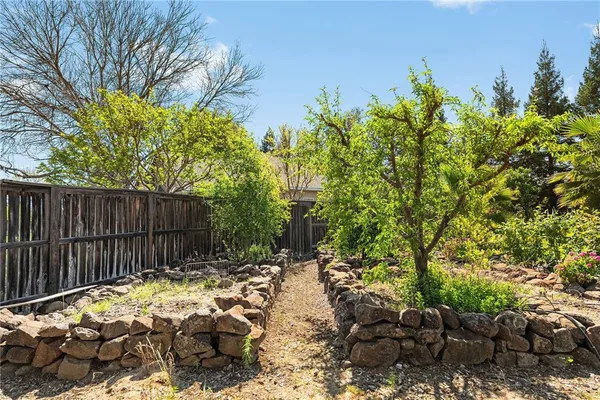$840,000 | 14 Sparrow Hawk Lane, Chico, CA 95928