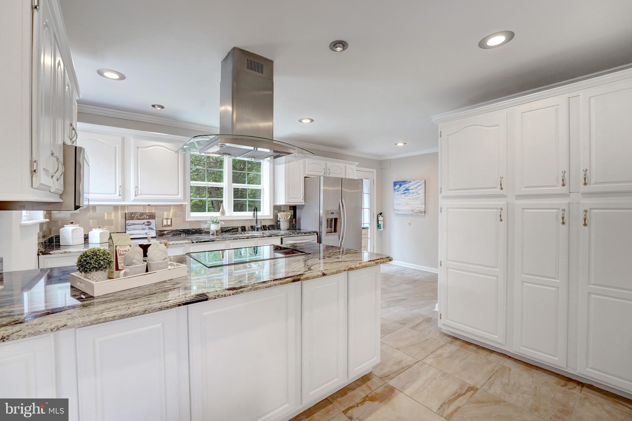 922 Hunt Road Radnor, PA 19008 - Photo 7 of 59