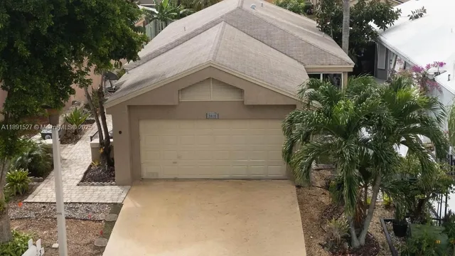 a view of a garage