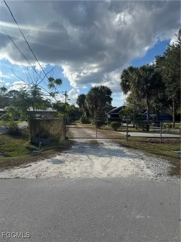 $2,000 | 291 16th Street Northeast, Unit 1, Naples, FL 34120