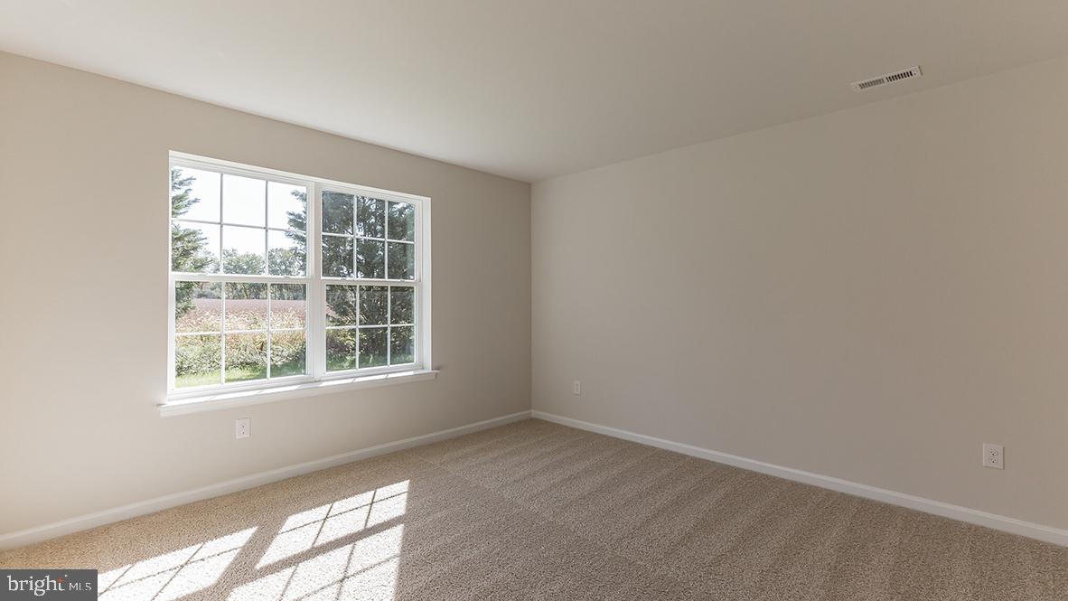 101 Whitman Lane Woodbine, NJ 08270 - Photo 7 of 29 an empty room with a window