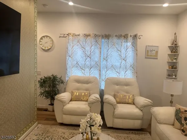 $585,000 | 158 Woodland Avenue, Ewing, NJ 08638
