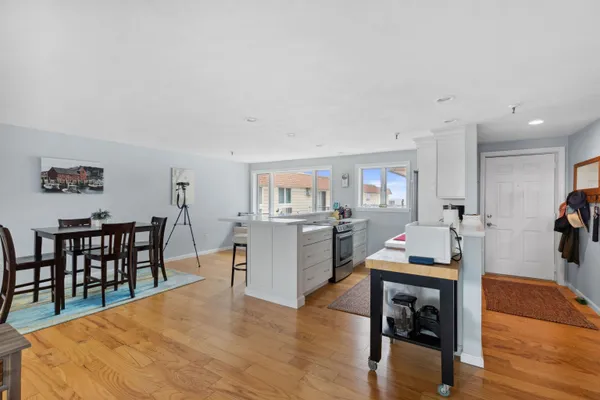 $665,000 | 407 Ocean Boulevard, Unit B11, Hampton, NH 03842