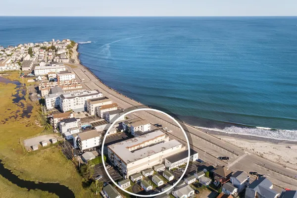 $665,000 | 407 Ocean Boulevard, Unit B11, Hampton, NH 03842